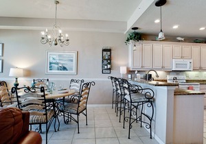 BEACHFRONT PARADISE! Reserve your beachside vacation, CALL TODAY to book your Fall vacation!