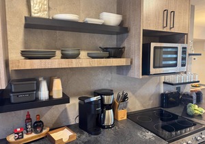 Beachfront Studio - One the sand - New Remodel - Free Parking - I