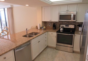 Beachfront Stunning Corner Condo-nAmazing Water views on Private Beach of Resort