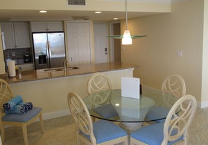 Beachfront Stunning Corner Condo-nAmazing Water views on Private Beach of Resort