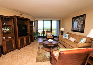 Beachfront w/ Unobstructed Views