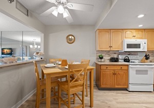 Beachfront with Amazing Views! Heated Pool, Hot Tub, Tennis Courts ~ 206 Reflections