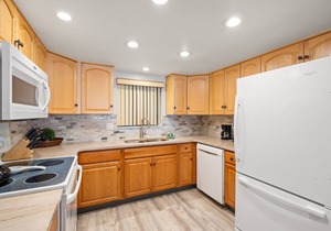 Beachfront with Amazing Views! Heated Pool, Hot Tub, Tennis Courts ~ 206 Reflections