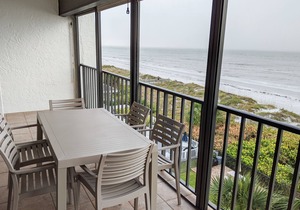 Beachside Haven w/Private Balcony/Free WiFi/Washer/Dryer/Shared Pool/Central AC
