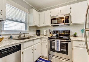 Beachside Townhouse Close to Ocean and Downtown!