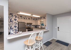 Beachy Getaway–Cozy, Clean & Equipped w/All Essentials! Relax, Enjoy & Refresh!