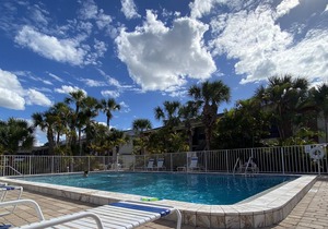 Beautiful 2 bed 2bath bottom floor condo only 5 minute drive to the beach!