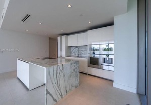 Beautiful 2 Br. Condo (325085) by Houzlet