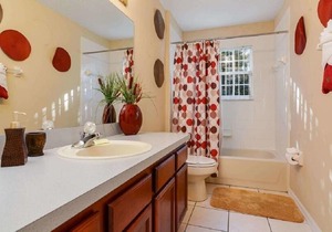 BEAUTIFUL 6 BED/6 BATH HOME IN FORMOSA GARDENS