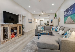 Beautiful Bonita Bay Condo! Beach Shuttle, Pool, Kayaks, Tennis & Over $100 of Free Daily Activities