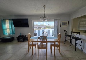 Beautiful Condo Close to Busch Gardens