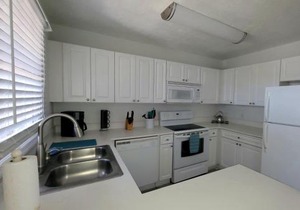 Beautiful Condo Close to Busch Gardens