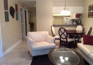 Beautiful Condo - close to everything