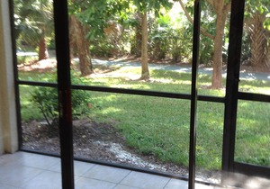 Beautiful Condo - close to everything