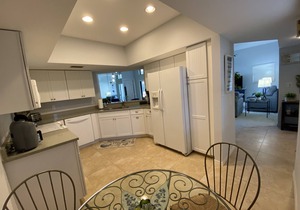 Beautiful Condo in Pelican Bay, Valencia