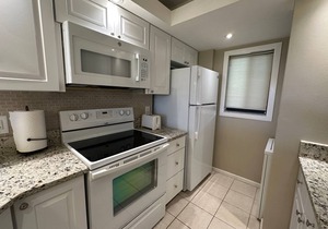 Beautiful Condo with Private Beach Access and Golf Course Views