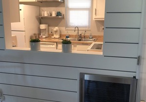 Beautiful Cottage Beach Condo
