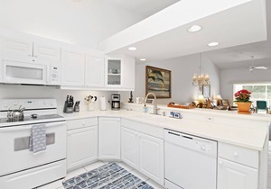 Beautiful Pet Friendly Condo-close to everything! Prof. cleaned and sanitized.