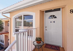 Beautiful Pet Friendly Condo-close to everything! Prof. cleaned and sanitized.