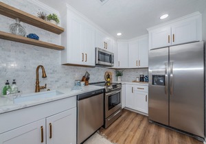 Beautiful Waterfront Resort Style Living - 1 bed