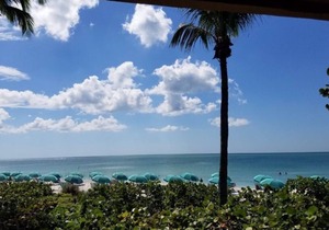 Beautifully furnished 3rd floor corner condo W/view!
