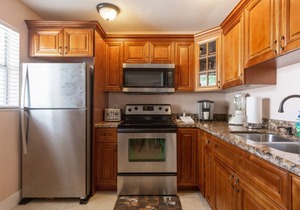 Beautifully Renovated Palm Beach Gardens Apartment