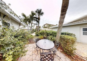 Beautifully Updated Villa Directly on Crescent Beach