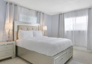 Beautifully #2Renovated Palm Beach Gardens Apartment2