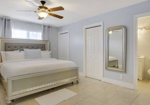 Beautifully #2Renovated Palm Beach Gardens Apartment2