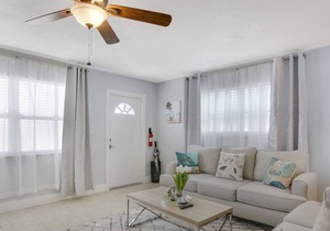 Beautifully #2Renovated Palm Beach Gardens Apartment2