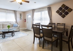Beautifully Renovated Palm Beach Gardens Apartment