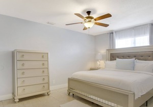 Beautifully #2Renovated Palm Beach Gardens Apartment2