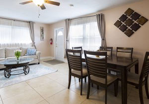 Beautifully Renovated Palm Beach Gardens Apartment
