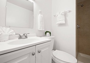 Best BnB by the Miami Herald 2 years running - book Sunset Inn South Miami now!