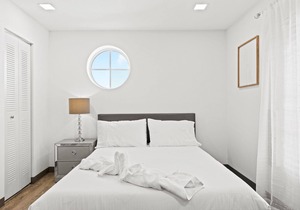 Best BnB by the Miami Herald 2 years running - book Sunset Inn South Miami now!