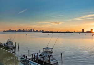 Best Sunset Bayfront Villa with Pool/Jacuzzi/Dock/Gated Island