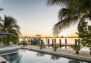 Best Sunset Bayfront Villa with Pool/Jacuzzi/Dock/Gated Island