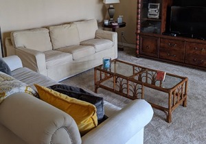 BOUTIQUE 2 BR Condo NEAR BEACH, Access all PELICAN Bay AMENITIES. Pool view !