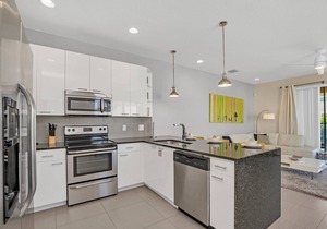 Brand New 3 bed Modern Town Home On a Luxury Development Close to Disney