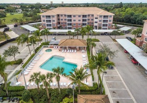 Brand New, 3 Bedrooms, 4 Miles From Famous Beaches