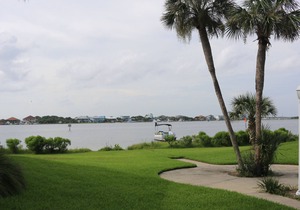 Bright and Fun Beach Themed Condo - On Little Sabine Bay