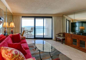 Budget-friendly, beautiful, clean condo with gulf views and a private balcony