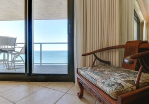 Budget-friendly, beautiful, clean condo with gulf views and a private balcony