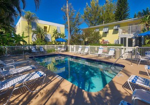 Cabana Beach Club #7: 2BR+Den / 2 BA Resort on Longboat Key by RVA, Sleeps 6
