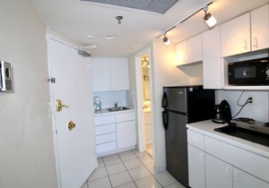 Castle 1033 Ocean view studio, Pool and Beach Access, FREE Parking, Tennis and more!