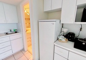 Castle 1033 Ocean view studio, Pool and Beach Access, FREE Parking, Tennis and more!