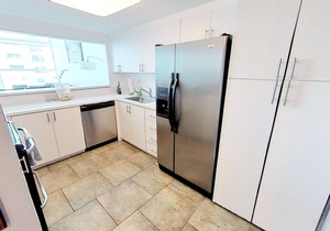 Castle M16 Ocean/Pool view, balcony, gym. tennis, & free valet parking!