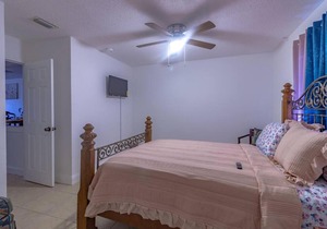 cheerful 1-bedroom 1bath at Fort Lauderdale FL