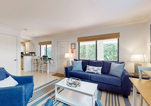 Chic Coastal Apartment | Near West Palm Beach | 100’ to Juno Beach