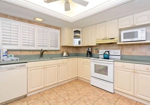 Chinaberry 436 - 2 Bedroom Condo with Private Beach with lounge chairs & umbrella provided, 2 Poo.